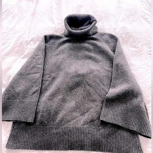 Theory Wool Cashmere Wide Sleeve Turtleneck - Grey [M] - Picture 3 of 4